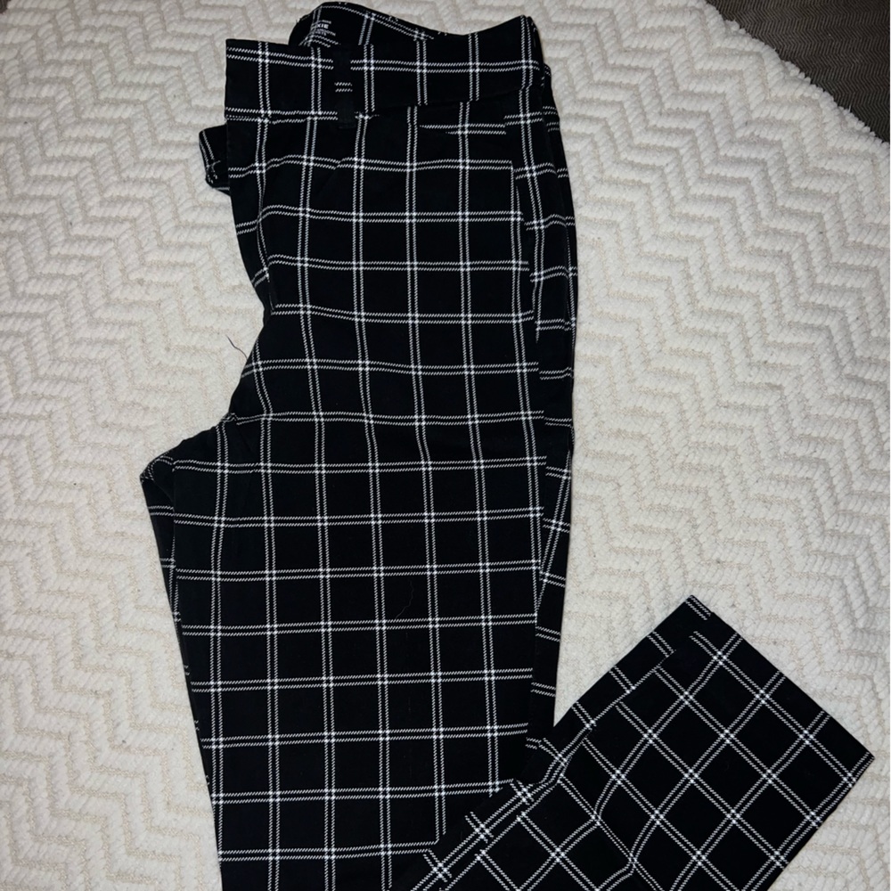 Old Navy Ankle Cropped High Waisted dress pant - 6 TALL